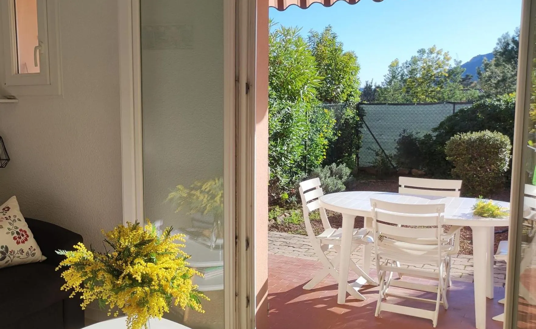 Joli Appartement Avec Jardin Dans Residence Avec Pisciness kontakt
