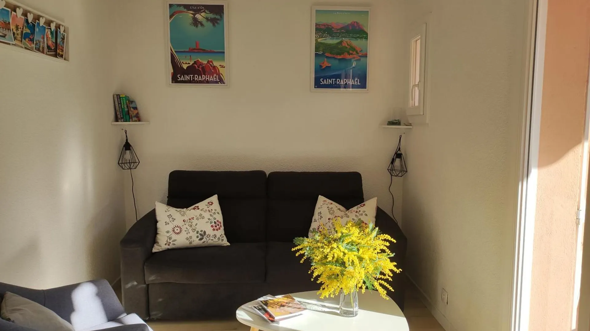Joli Appartement Avec Jardin Dans Residence Avec Piscines Saint-Raphaël