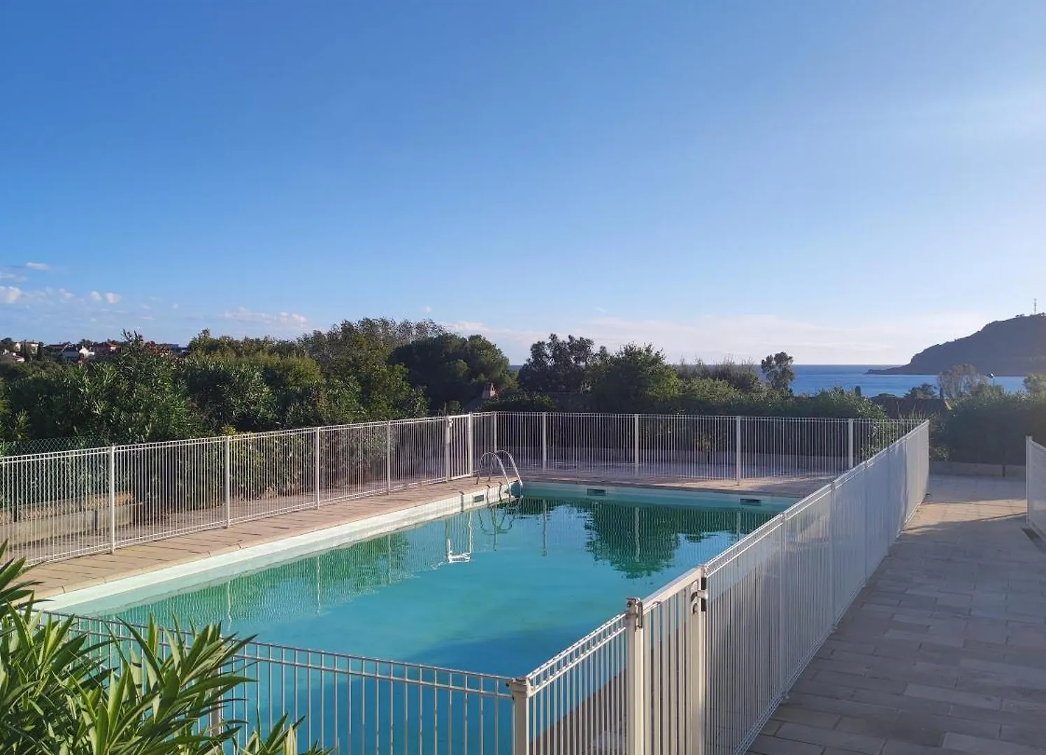 Joli Appartement Avec Jardin Dans Residence Avec Piscines Saint-Raphaël France